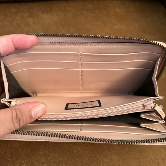 Calfskin Matelasse GucciGhost GG Marmont Zip Around Wallet Pink Rosa Ivory - Picture 12 of 12